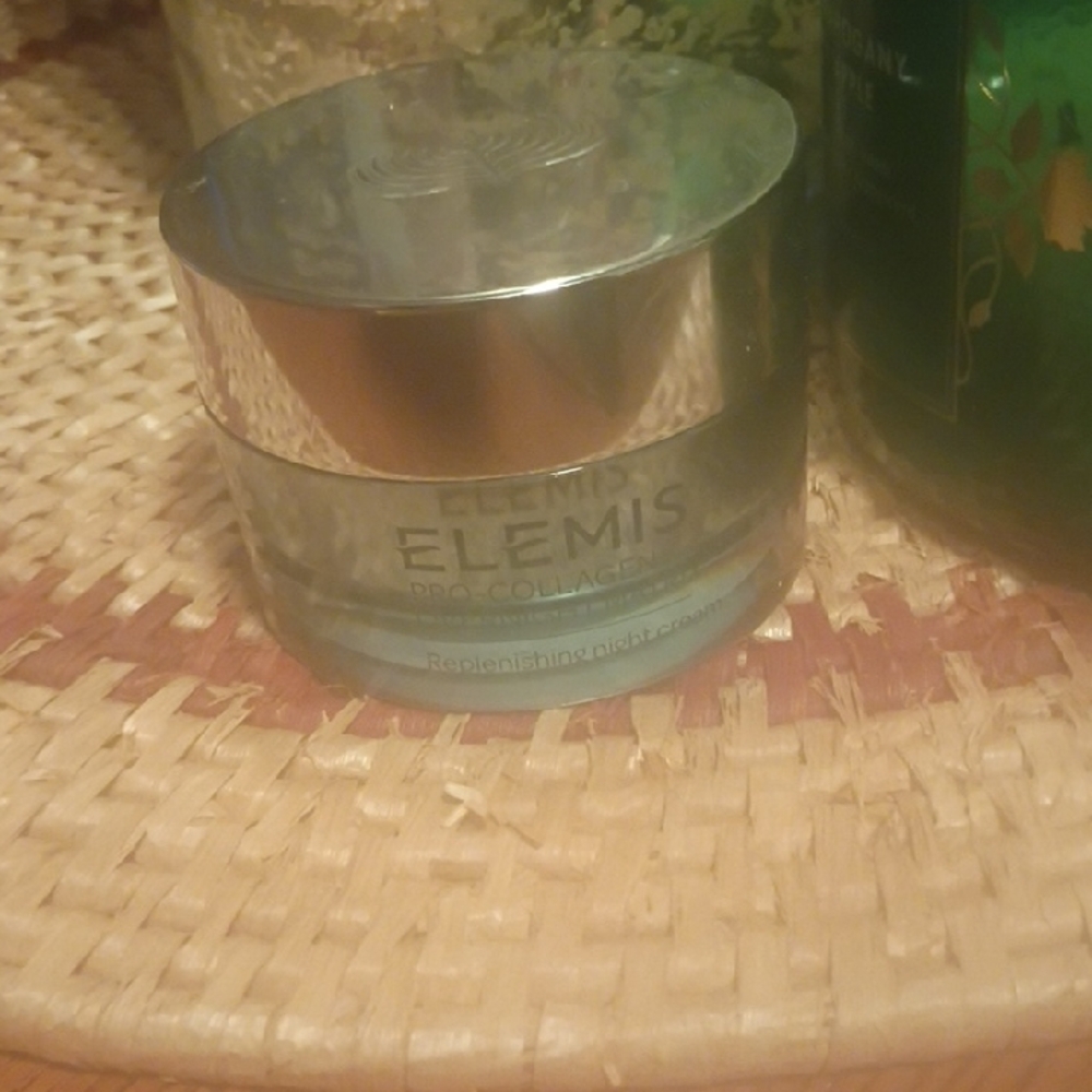 ELEMIS Pro-Collagen Jar with Silver Lid